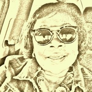 Meet your Posher, Yvette